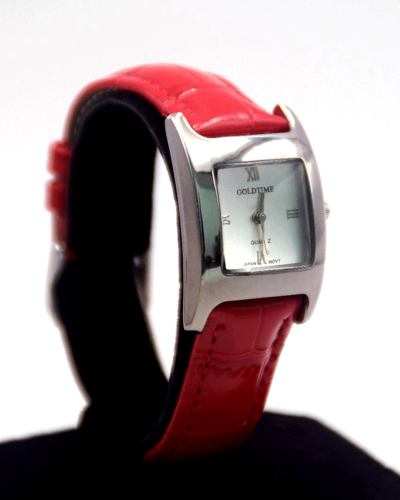 [WALLAPOP-1268485195] Goldtime · Tank rectangular con correa roja 24 × 26 mm