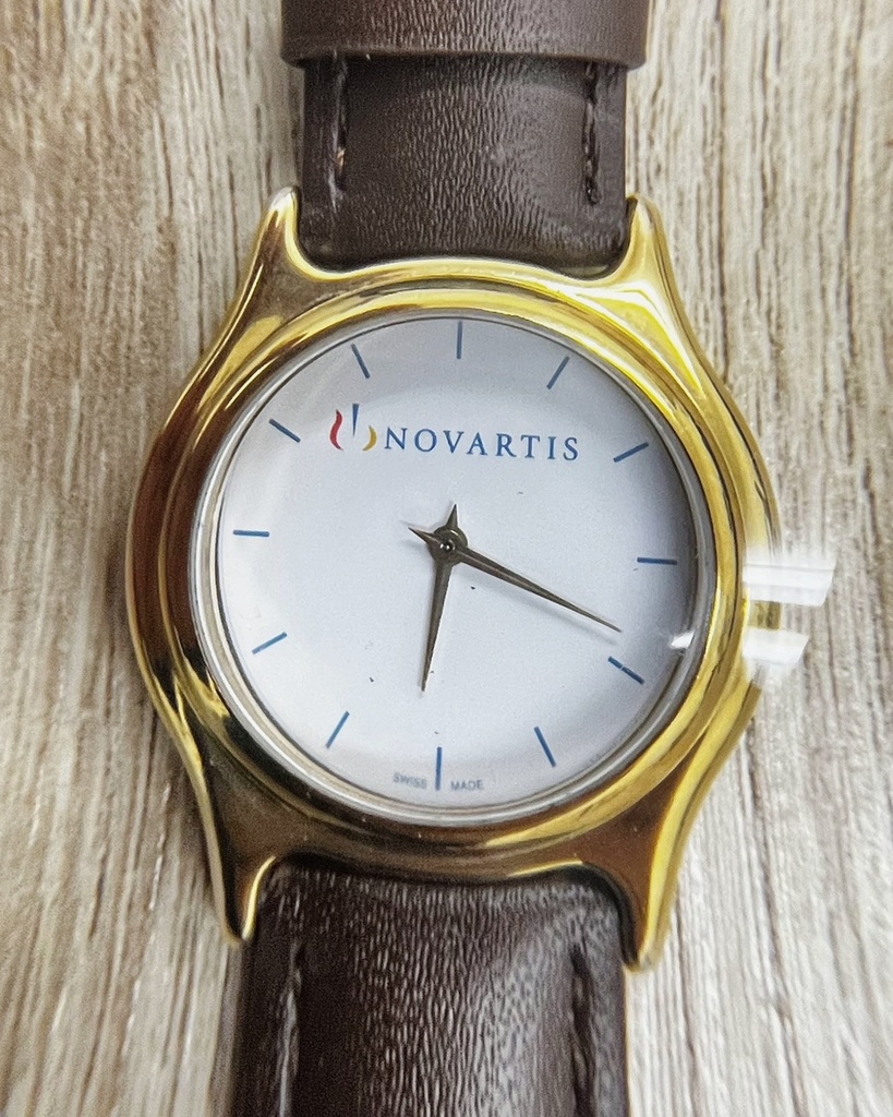 [WALLAPOP-1232798095] Novartis vintage dorado — pendiente de verificar