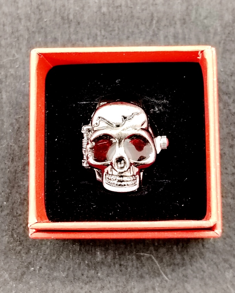 [WALLAPOP-1313496346] Anillo reloj calavera negro · cuarzo y aro ajustable